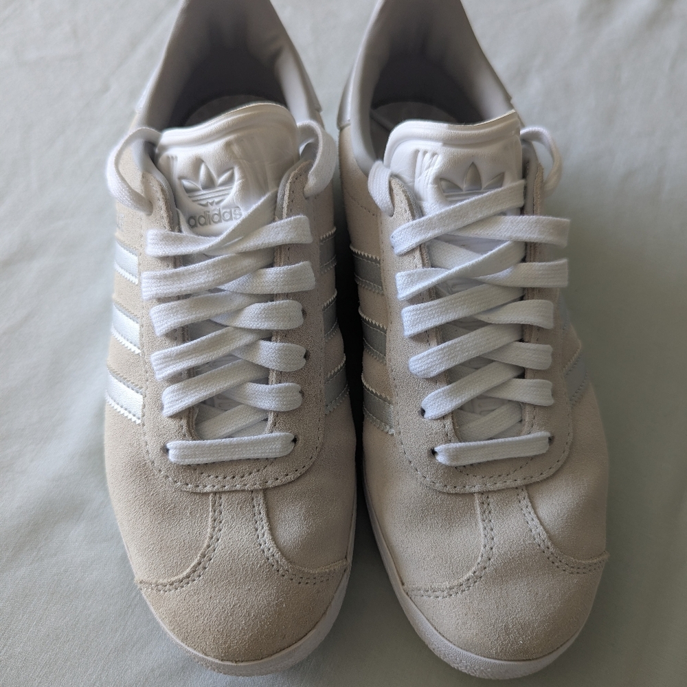Adidas Gazelle Women's Spikeless Golf Shoes - Picture 14 of 16
